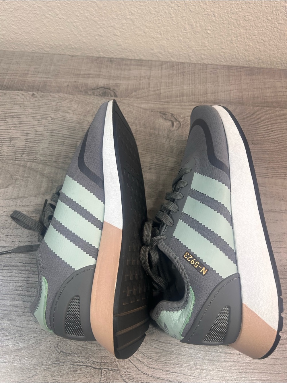Adidas Gray & Mint Women's Running Sneakers Athletic Shoes Size 8 - Picture 5 of 12